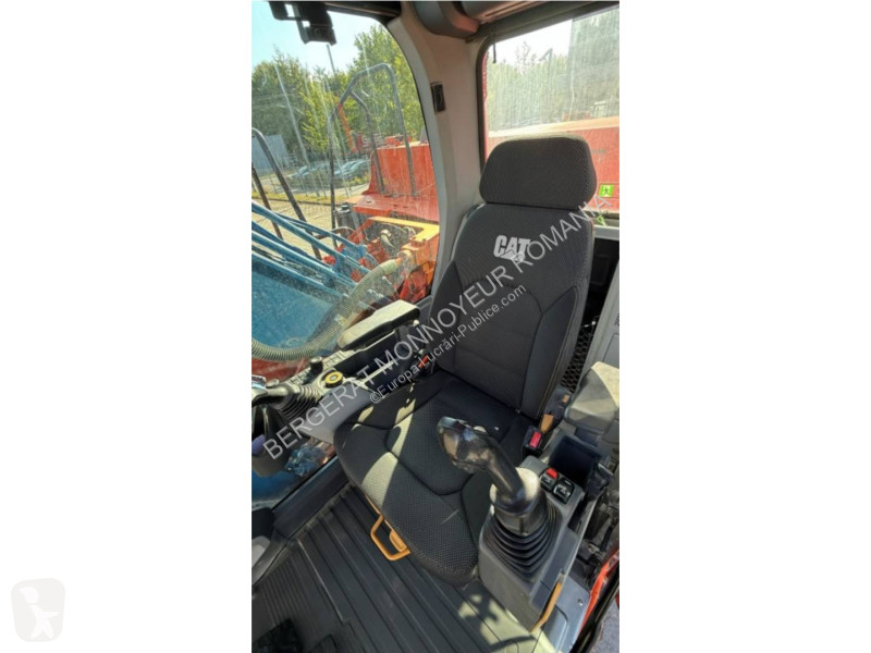 Excavator Caterpillar 323-07