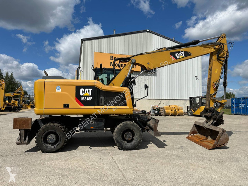 جرافة Caterpillar F