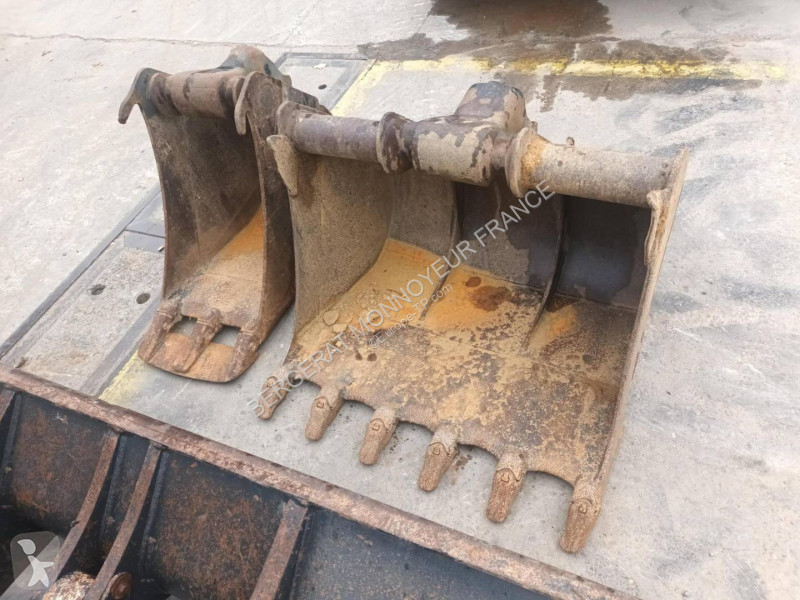 جرافة Yanmar SV100