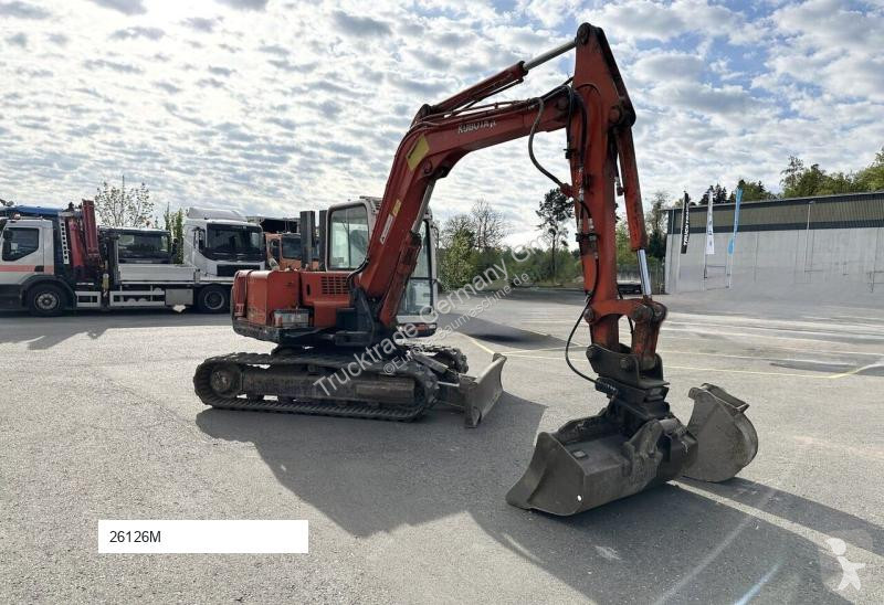 جرافة Kubota 1012