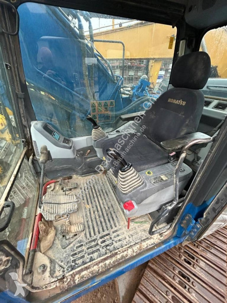 جرافة Komatsu LC7