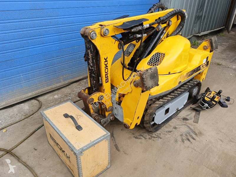 Lopatový nakládač Brokk 100 husqvarna robot...