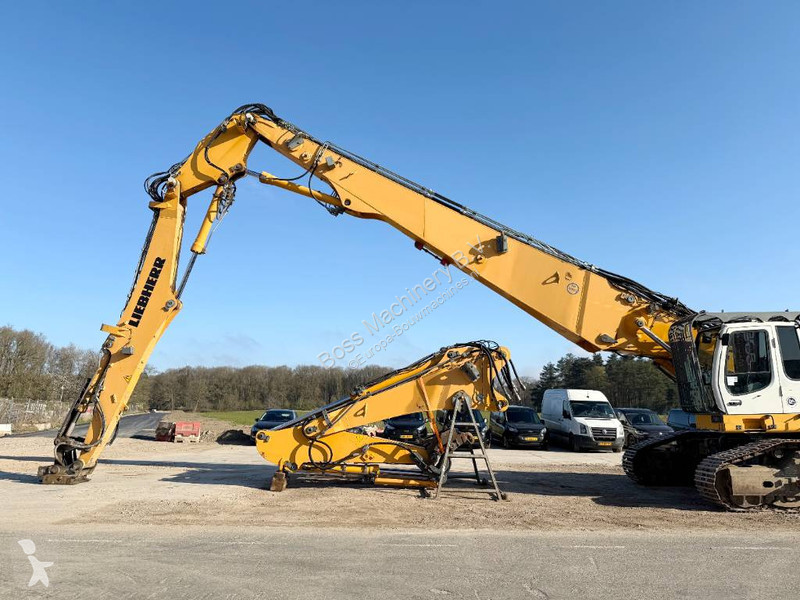 جرافة Liebherr UHD - 23 Meter Demolition Hydr...