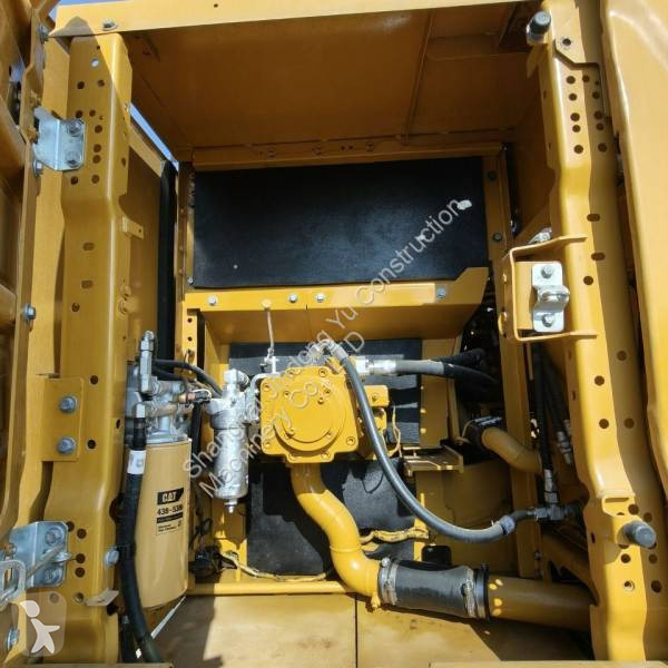 جرافة Caterpillar 323GC