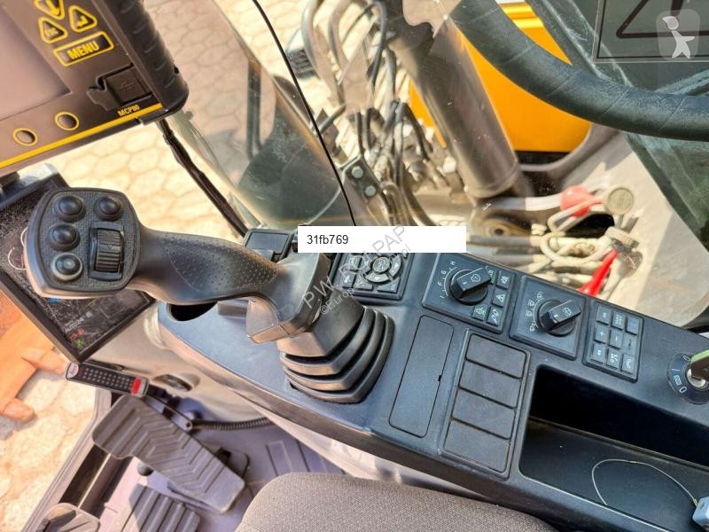 جرافة Volvo EC220EL
