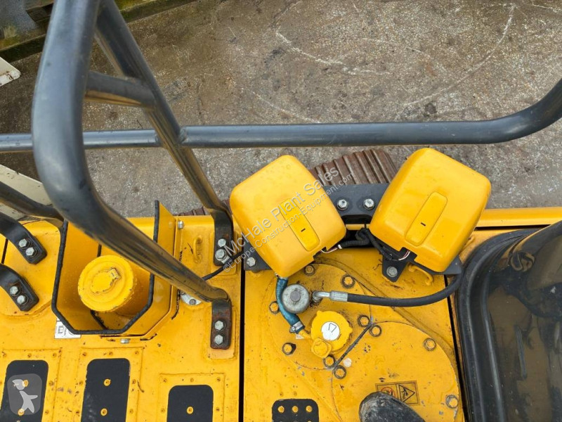 جرافة Komatsu LC11