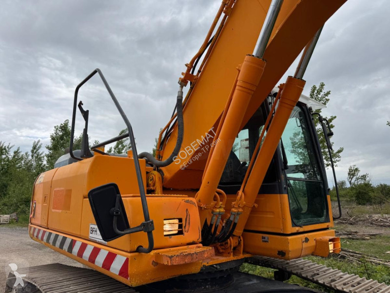 جرافة Komatsu