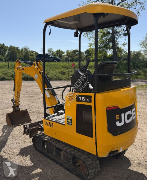 جرافة JCB