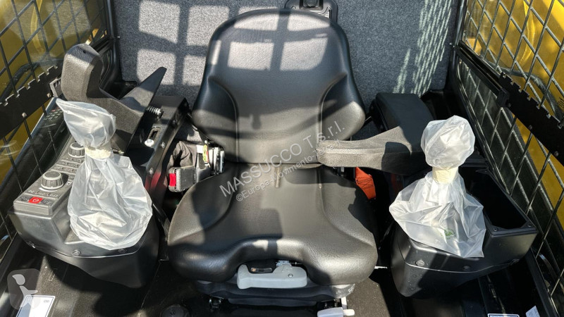 Escavatore Gehl VT275