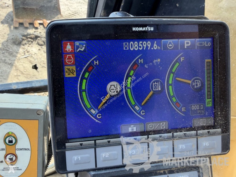 Екскаватор Komatsu