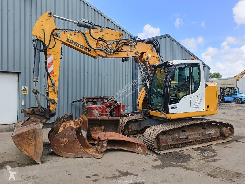 Excavator Liebherr R  excavator bagger + 6 buckets