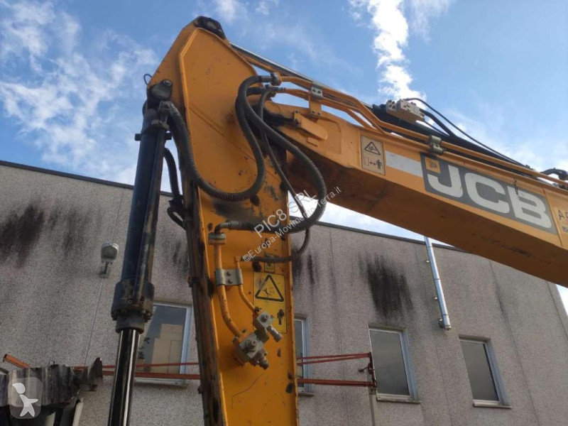 جرافة JCB 220XLC