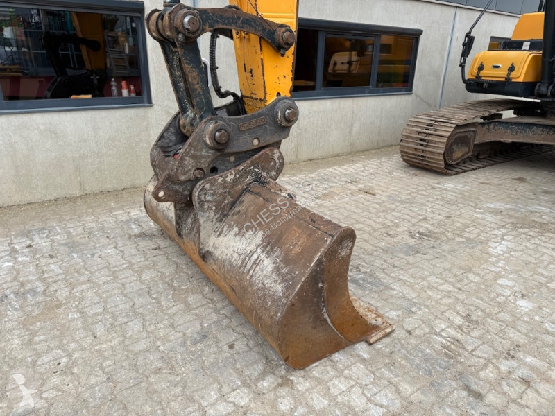 جرافة Hyundai HX 220 L - L - HX 220