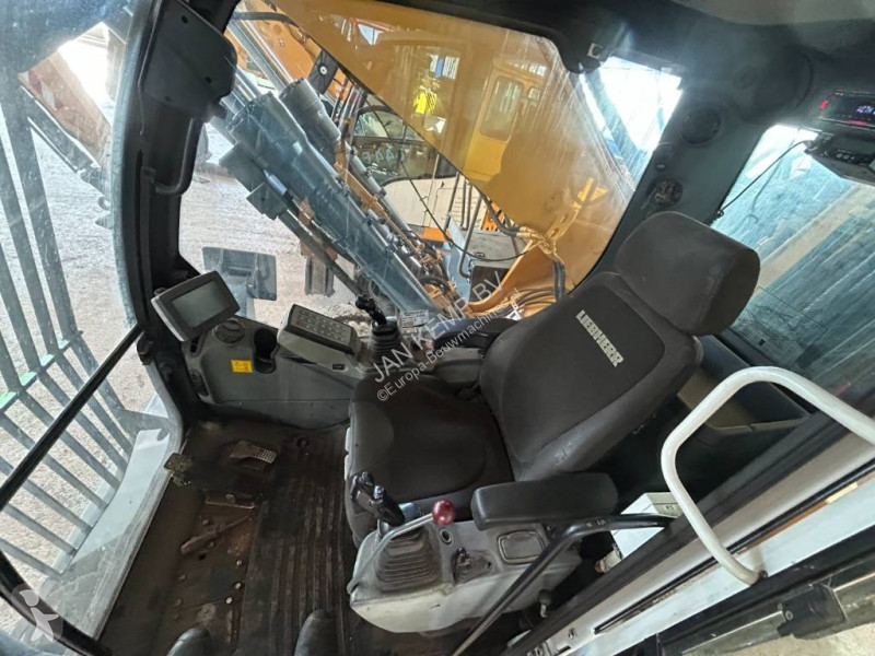 Rýpadlo Liebherr LH 40