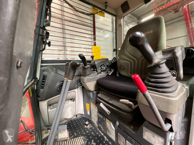 Lopatový nakládač Takeuchi 280