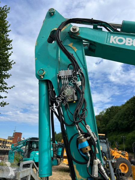 جرافة Kobelco