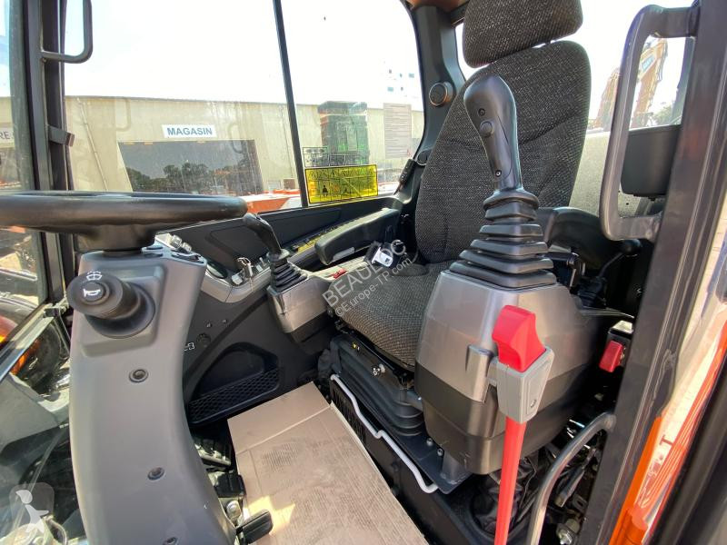 Экскаватор Develon  dx100w