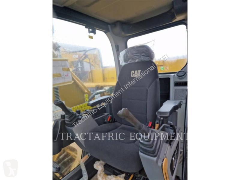 جرافة Caterpillar 32007GC