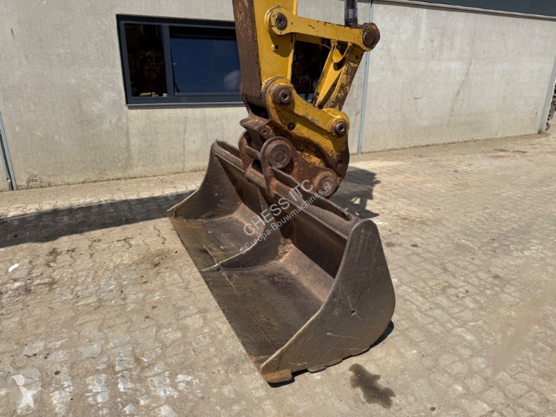 Escavatore Caterpillar L