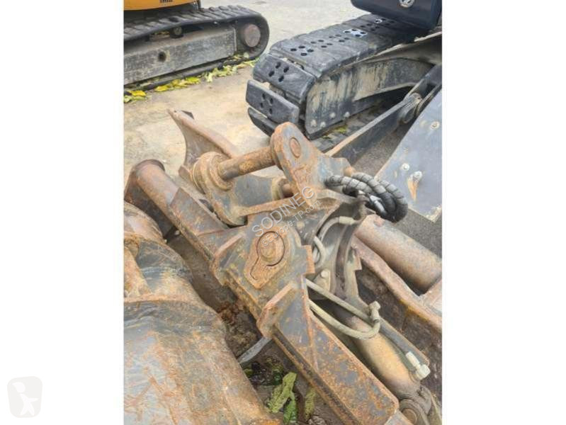 Lopatový nakládač Case CX75C