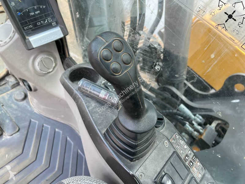 Rýpadlo Volvo - Automatic Greasing / Quick Coupler