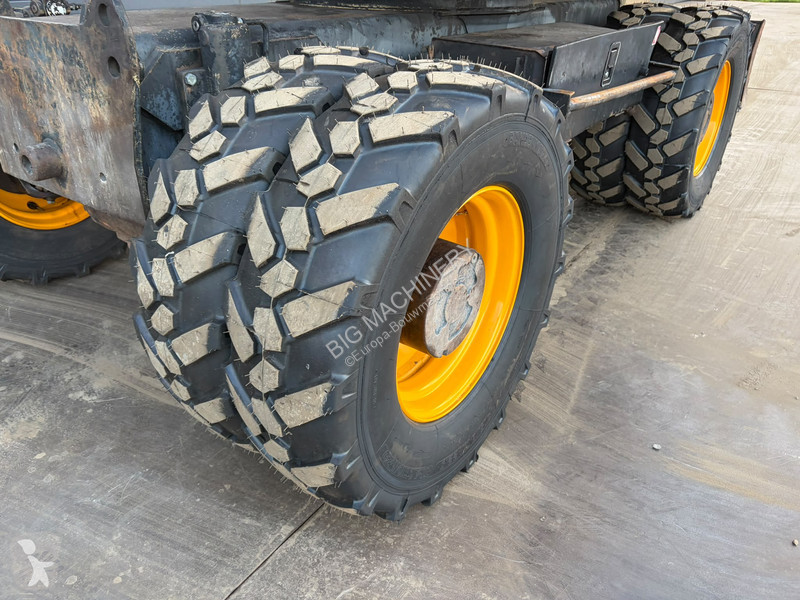 جرافة JCB