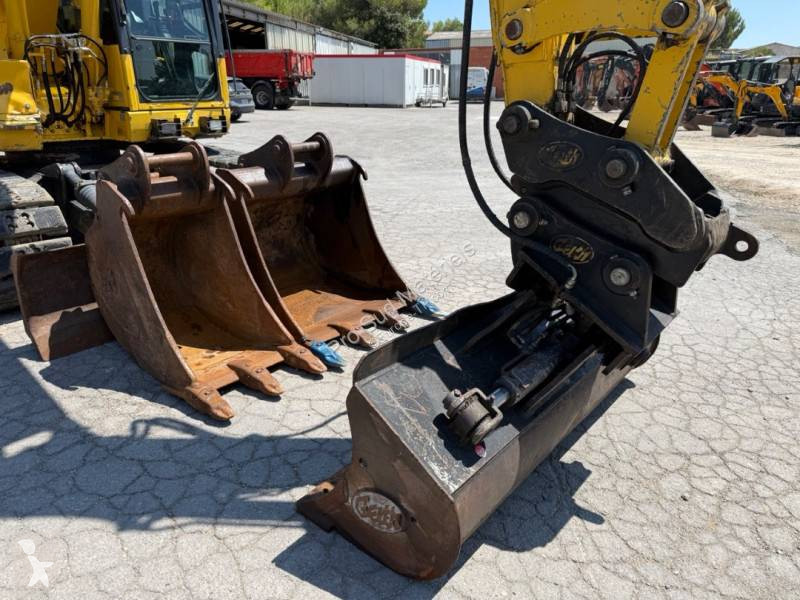 جرافة Komatsu PC138 US-11