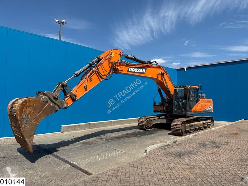 جرافة Doosan 7 202 KW, 7125 Hours