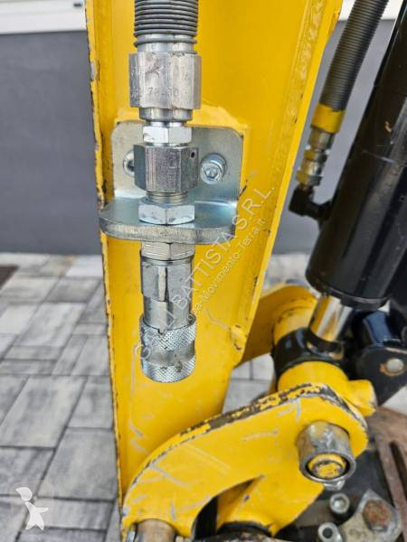 جرافة Yanmar VIO 17