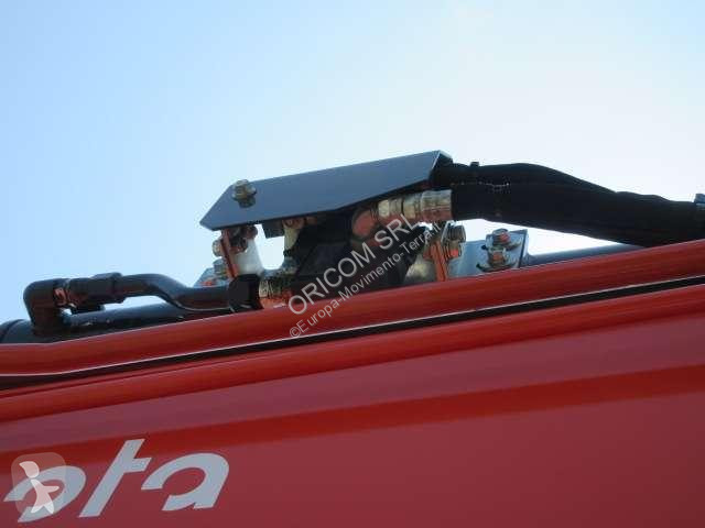 جرافة Kubota KX060-5