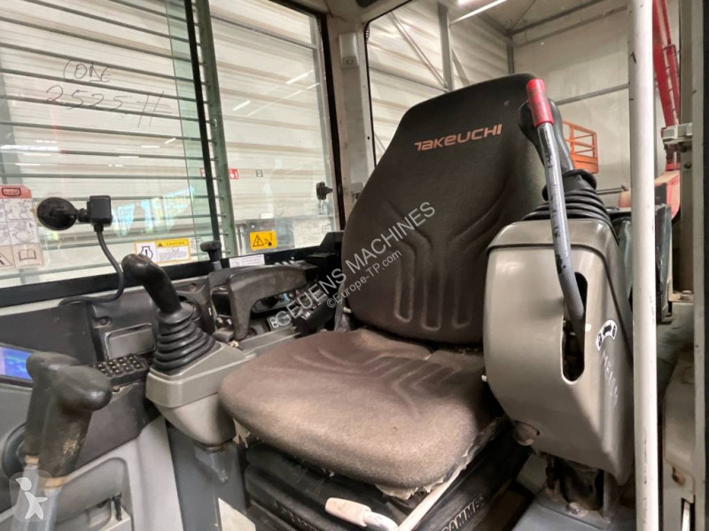 Lopatový nakládač Takeuchi 280