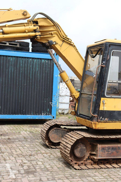 Rýpadlo Caterpillar E70B