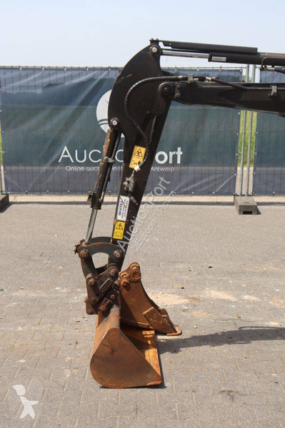 جرافة Hyundai R18-9AK
