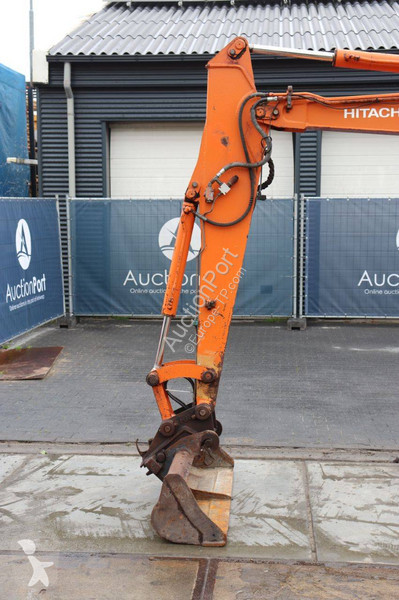جرافة Hitachi 02