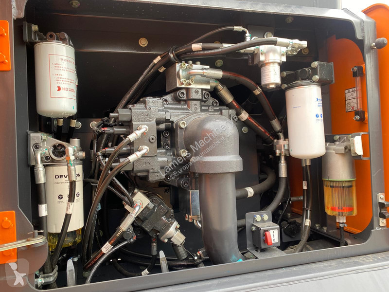 Lopatový nakládač Develon DX360LCA-7M .