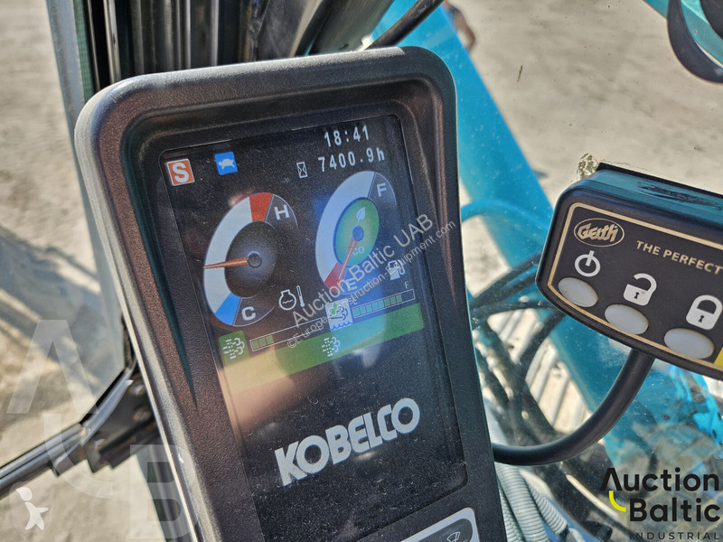 جرافة Kobelco LC10