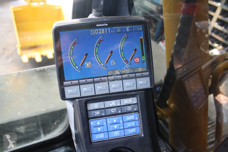 جرافة Komatsu PC70-8
