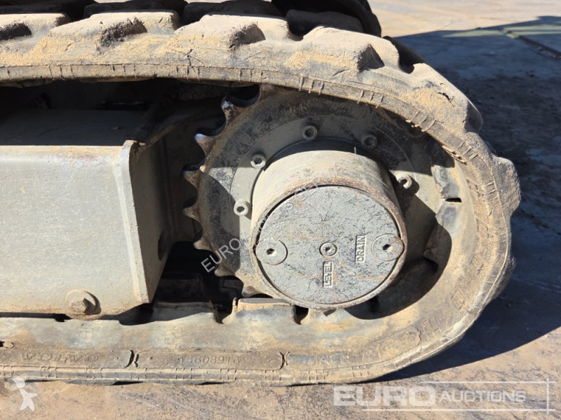 جرافة Volvo EC15E