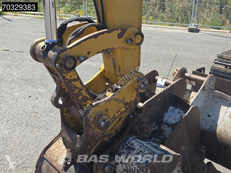 Lopatový nakládač Caterpillar CR