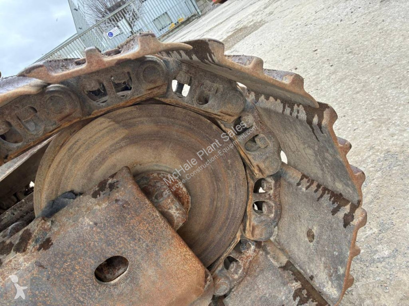جرافة Komatsu LC10