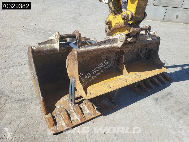 Lopatový nakládač Caterpillar CR
