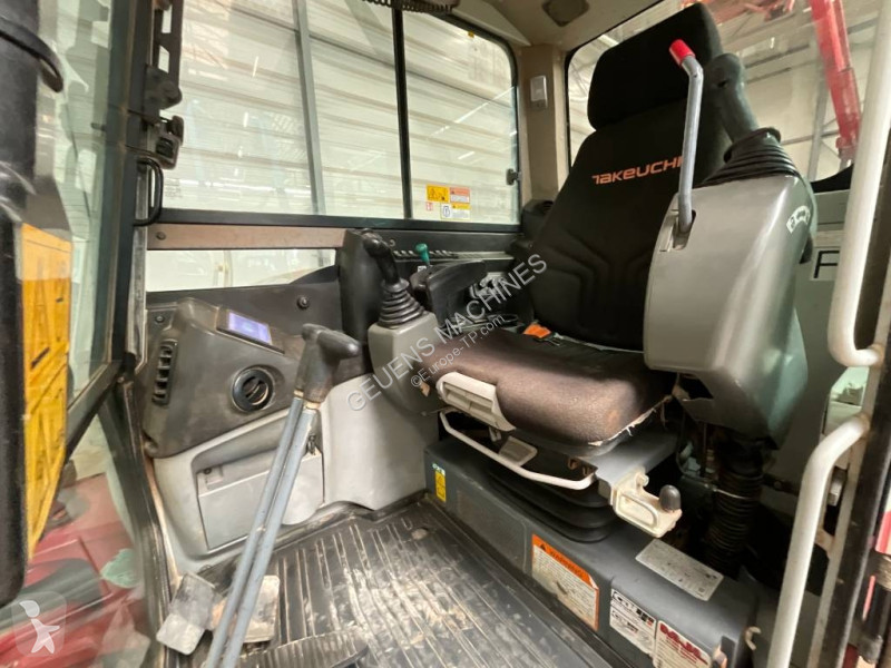 Lopatový nakládač Takeuchi 2902