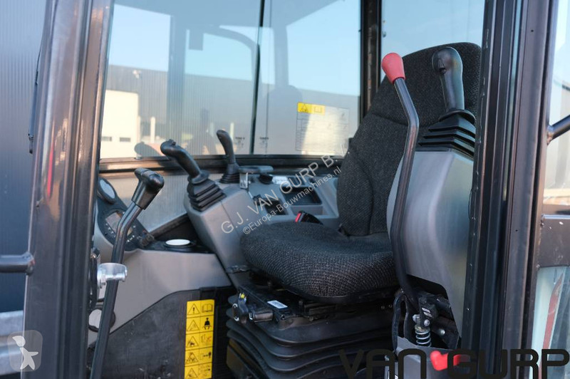 Lopatový nakládač Bobcat E34 | 2023 | 379h