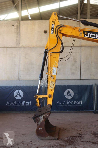 Excavator JCB