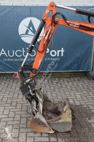 Lopatový nakládač Schaeff TC16