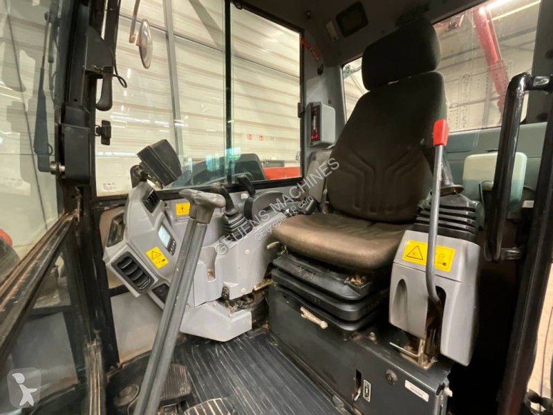 Excavator Kubota kx080-4 A 2
