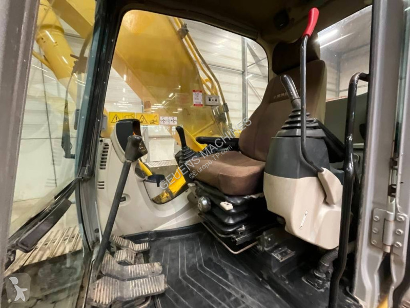 Excavadora New Holland
