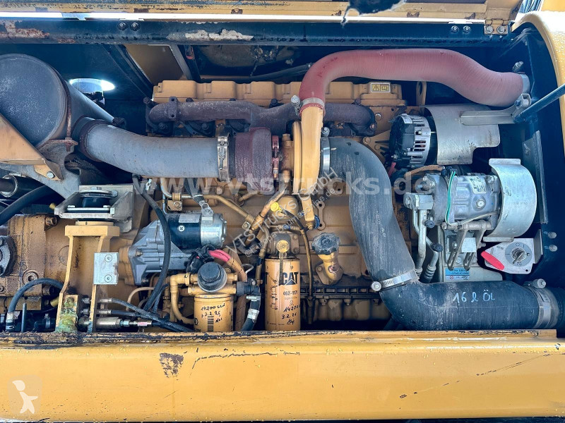 Caterpillar D 4x4 inkl. Löffel 2011 129kW ink....