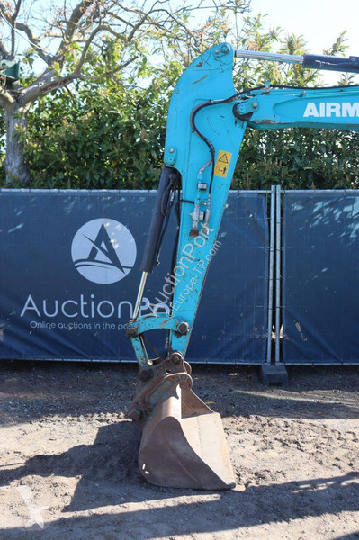 Excavadora Airman AX48U-6A