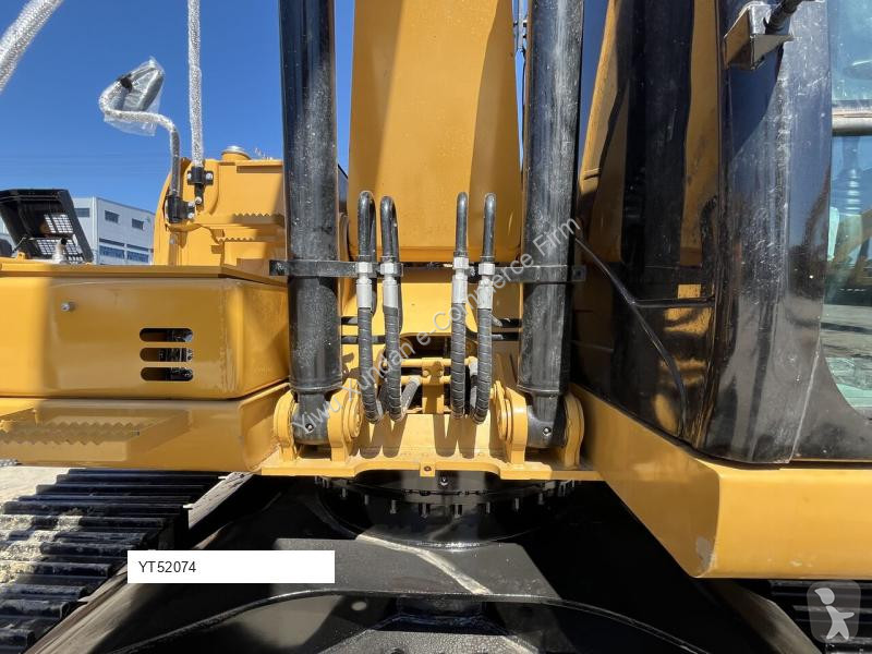 Escavadora Caterpillar